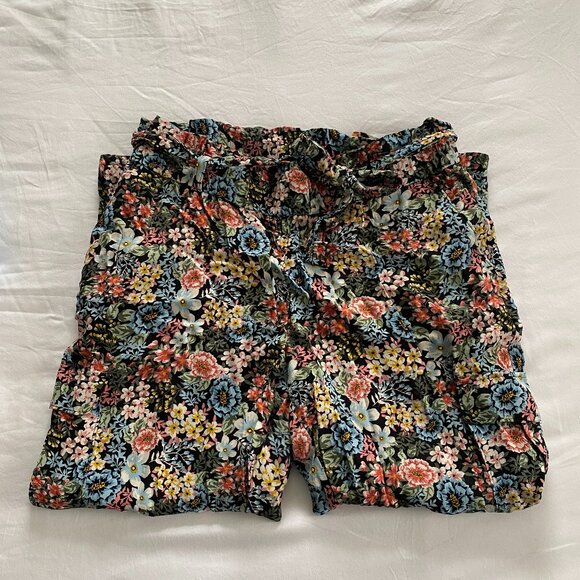 LOFT Pull On Tapered Cargo Pants in Garden Bouquet - Picture 4 of 5